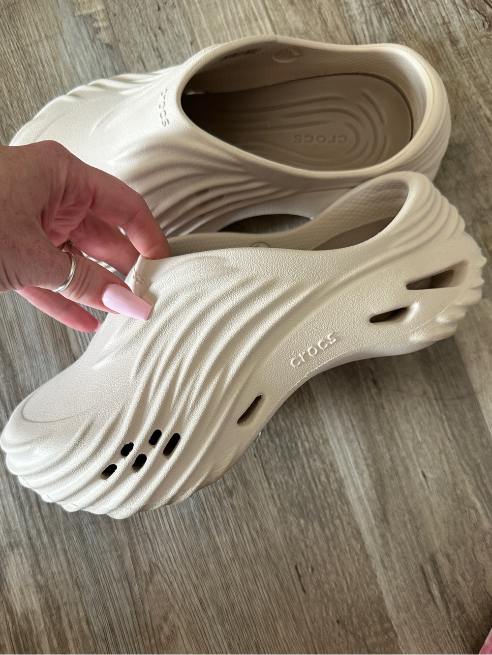Crocs Echo Wave Clogs